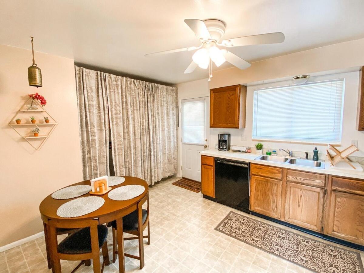 Casa de férias Pikes Peak Views Cozy Well Stocked Near Parks, Downtown Colorado Springs
