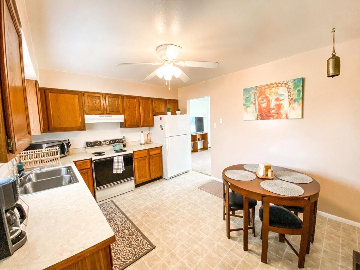 Pikes Peak Views Cozy Well Stocked Near Parks, Downtown *